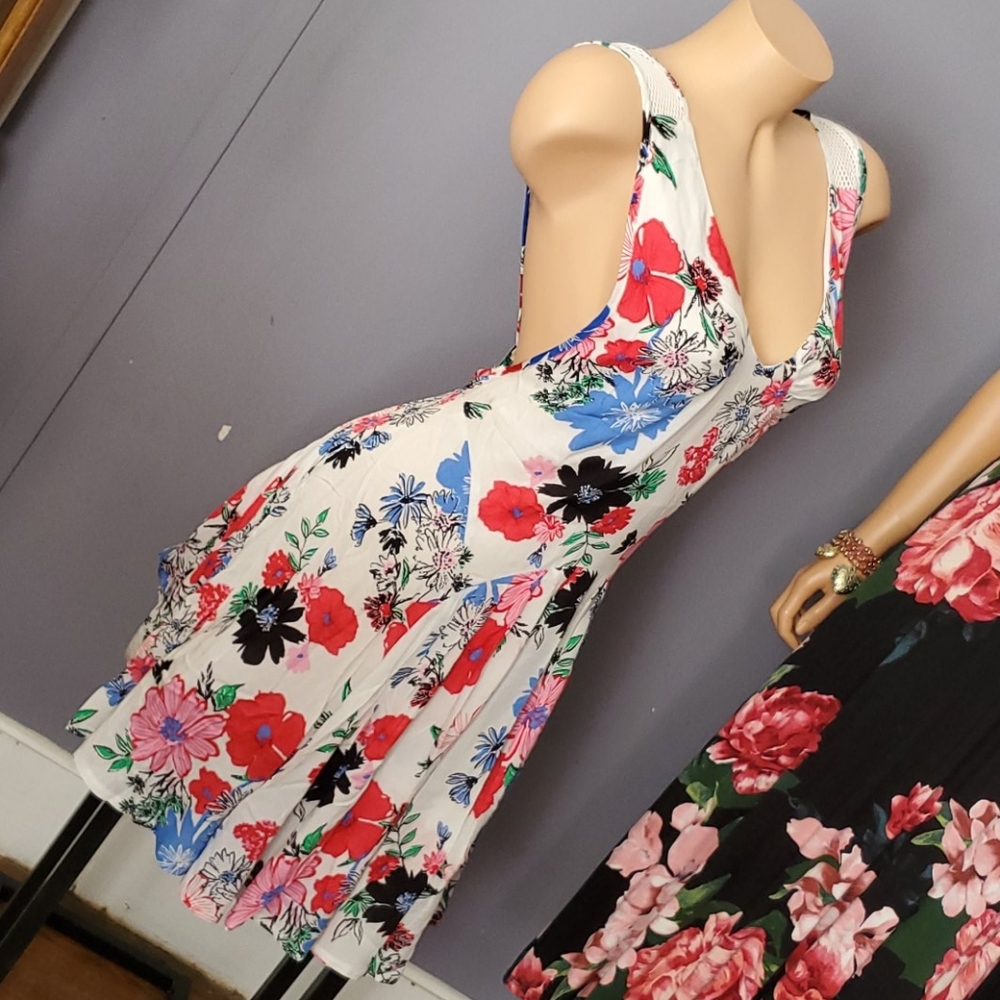 HOST PICK OMG Check This Dress Out! - Picture 4 of 12